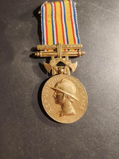 老王徽章第169期 - 法国金级消防员服役奖章     950银镀金     19.5g