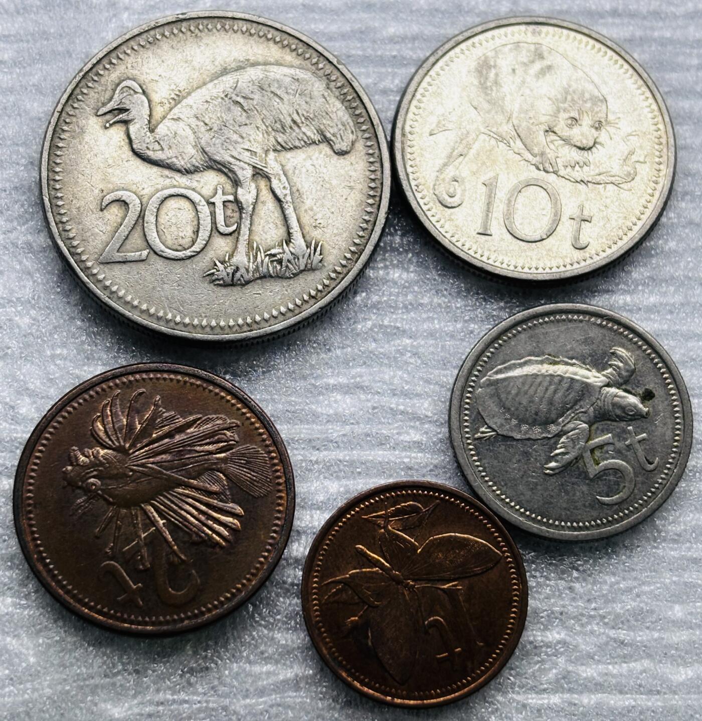 文馨钱币收藏第 284 场，【 长期接收代拍品】老藏家拍品南朝鲜李承晚时期货币，泰国大型纪念币，土耳其各时期及各国套币场 好品巴布亚新几内亚动物套币 5 枚