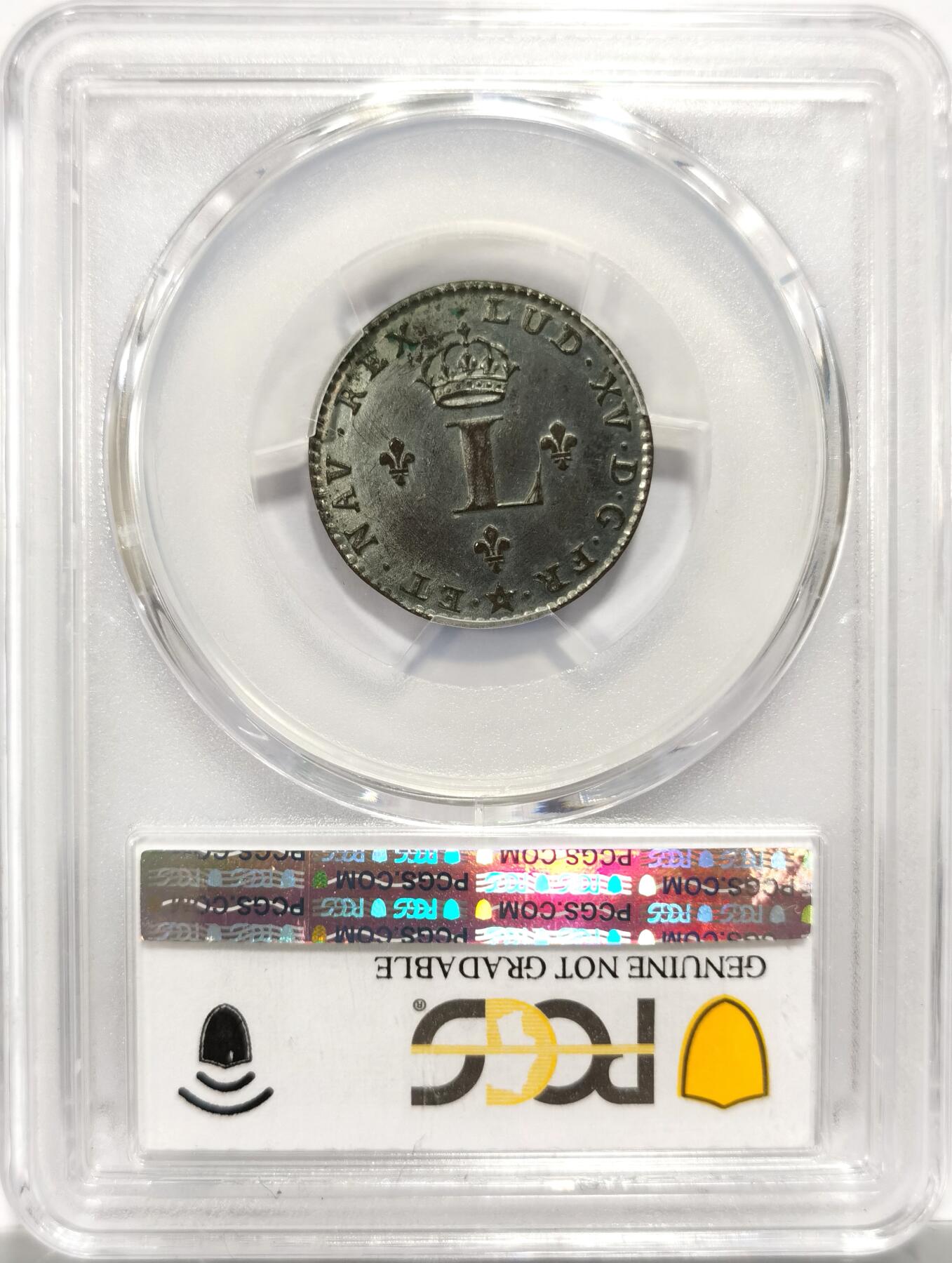 博洋堂世界钱币拍卖第151期（全场包邮） PCGS UNC 法属殖民地1742年1Sou，稀见品种，正面皇冠月桂枝，环绕拉丁文“愿主的名受祝福”，背面代表法国王室的三朵鸢尾花徽章，环绕拉丁文“愿主的名受赞颂”
