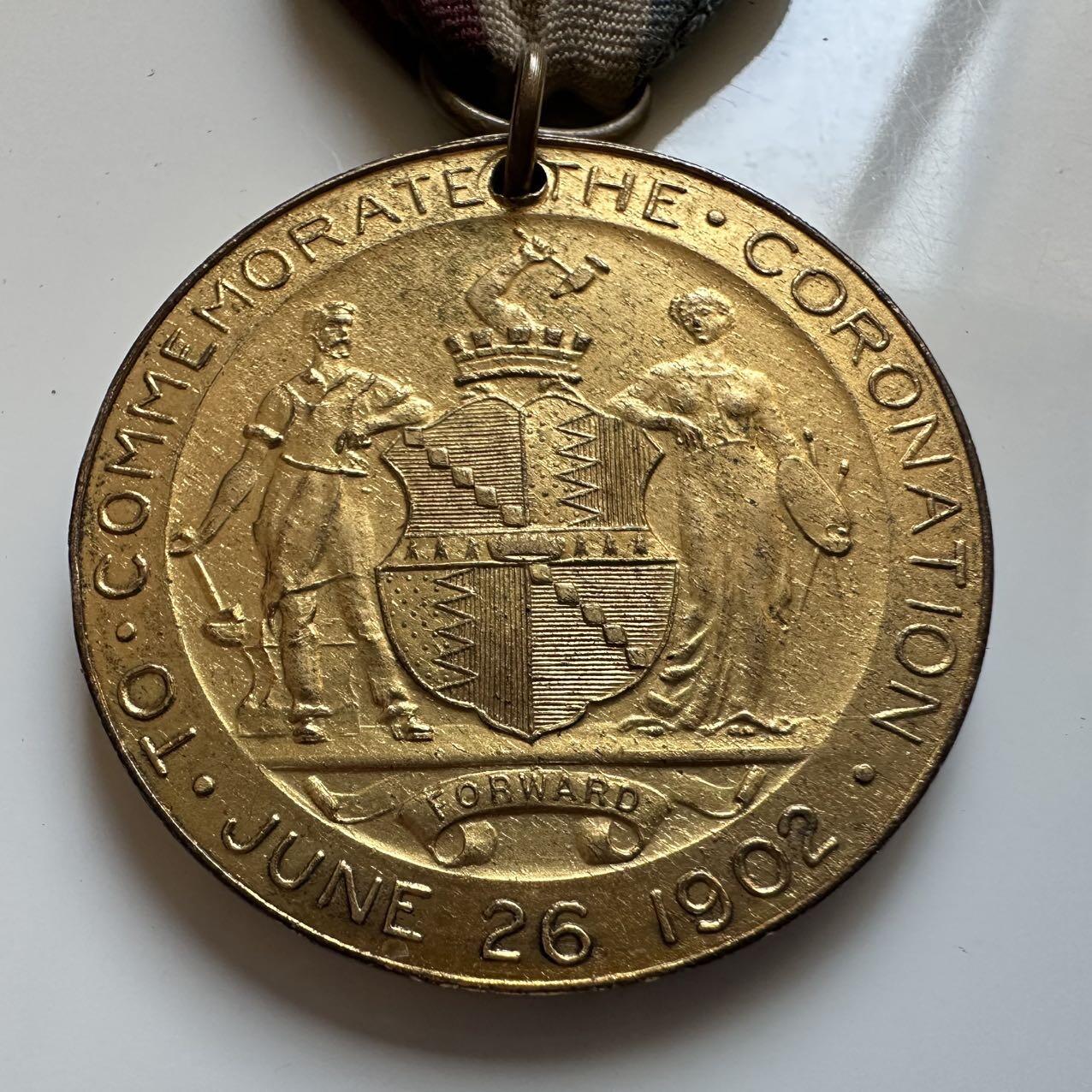 🌹外币初藏🌹🐯2025年第140场  每周二四六晚8️⃣点 接代拍 英国1902年爱德华七世加冕纪念章 35毫米18.9克 铜制镀金b