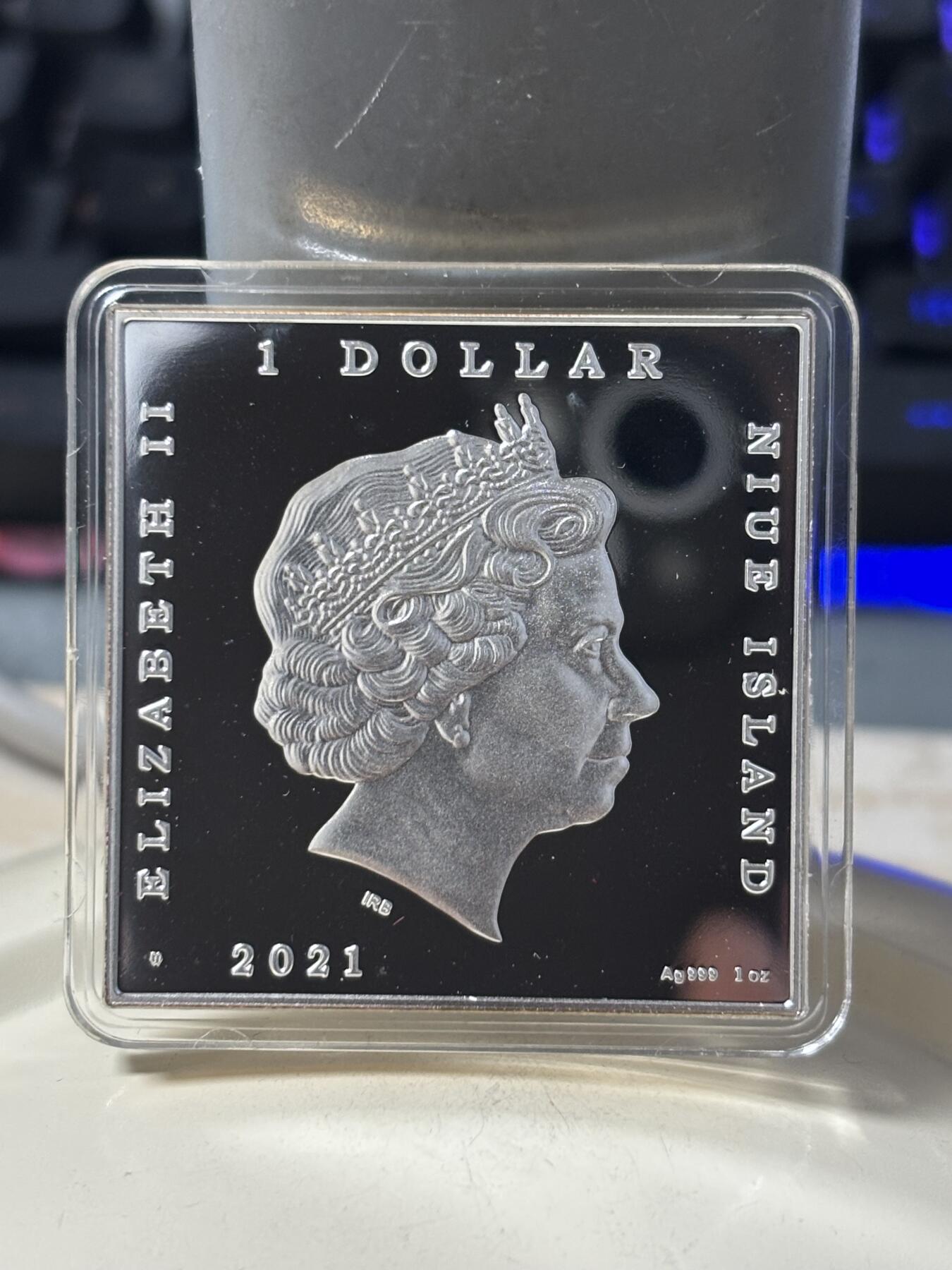 第185期拍卖 纽埃2021年世界名画系列雾海上的旅人彩色纪念银币，999银，发行量999枚