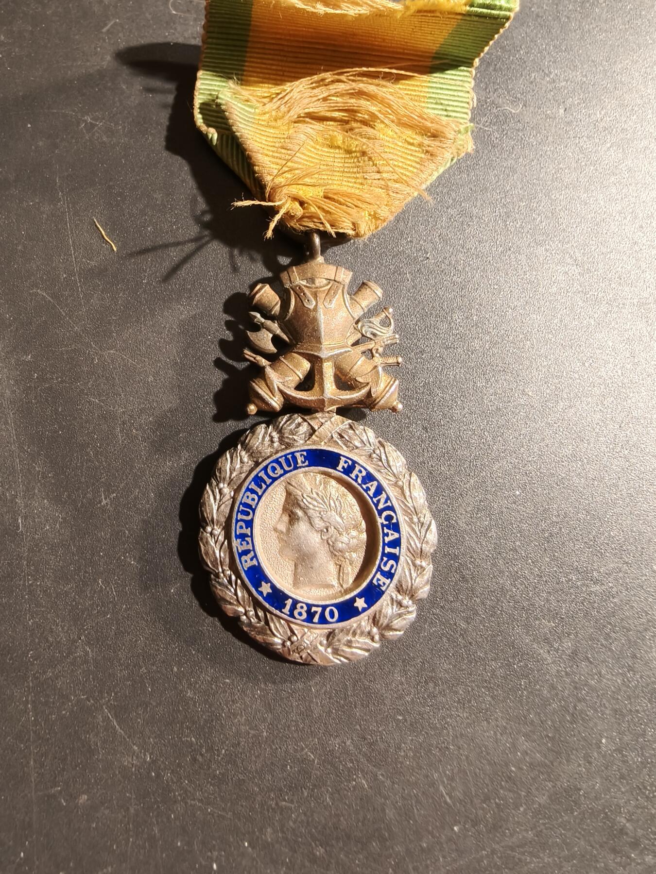 老王徽章第169期 法国军事奖章    三共时期    950银镀金珐琅    19.5g