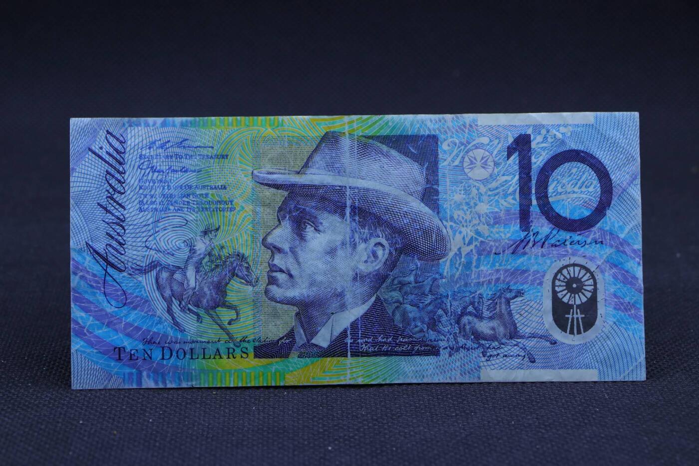 【淘币小摊】限时拍第八百二十八拍  纸币场  满百包邮可预留两周  周一统一发货    澳大利亚10元塑料钞【有折】