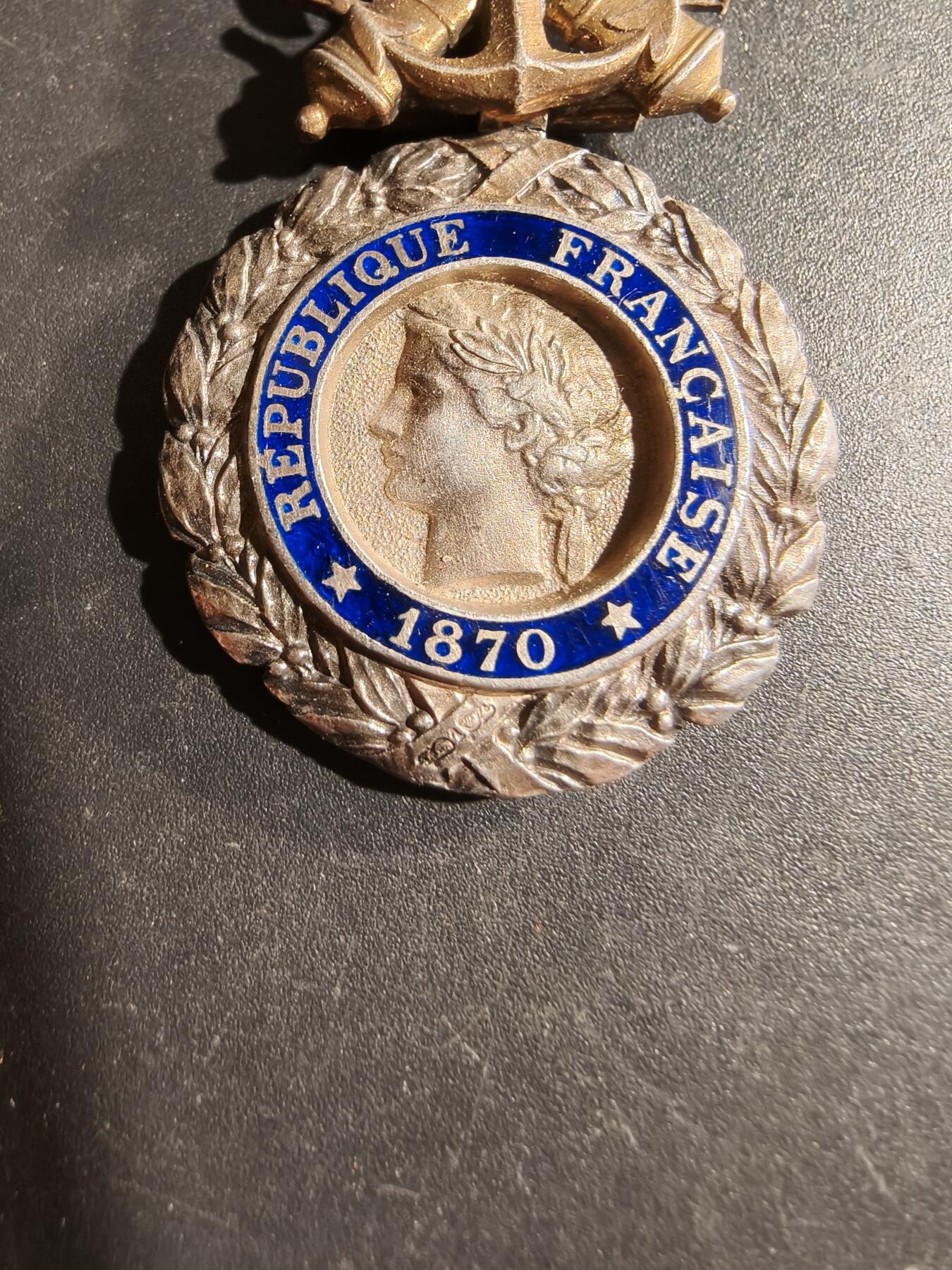 老王徽章第169期 法国军事奖章    三共时期    950银镀金珐琅    19.5g