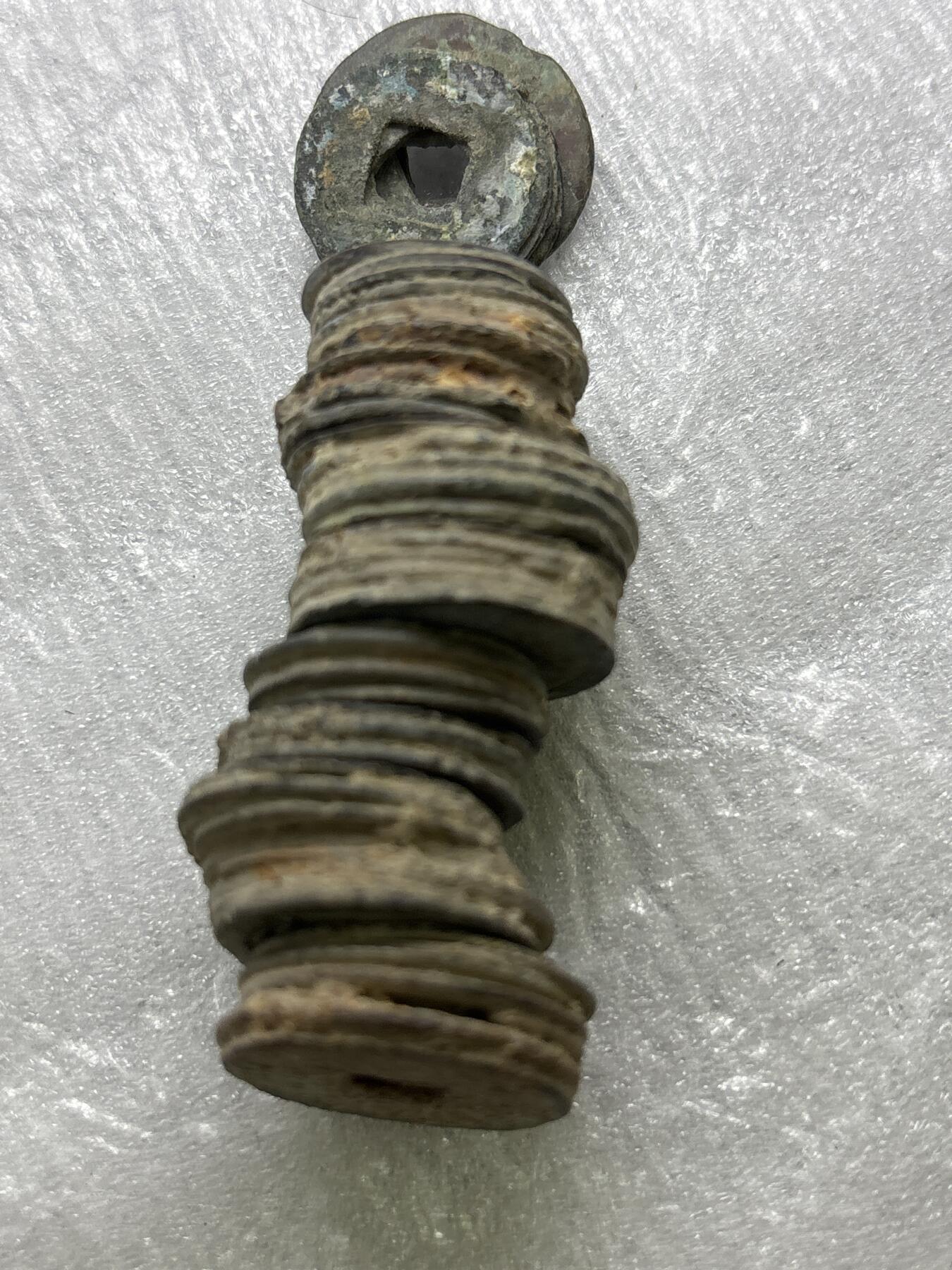 文馨钱币收藏第 284 场，【 长期接收代拍品】老藏家拍品南朝鲜李承晚时期货币，泰国大型纪念币，土耳其各时期及各国套币场 清代私铸筒子钱，未开，78.2 克，有 8 坨（筒）大几十枚