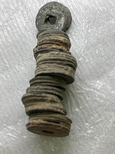 文馨钱币收藏第 284 场，【 长期接收代拍品】老藏家拍品南朝鲜李承晚时期货币，泰国大型纪念币，土耳其各时期及各国套币场 - 清代私铸筒子钱，未开，78.2 克，有 8 坨（筒）大几十枚