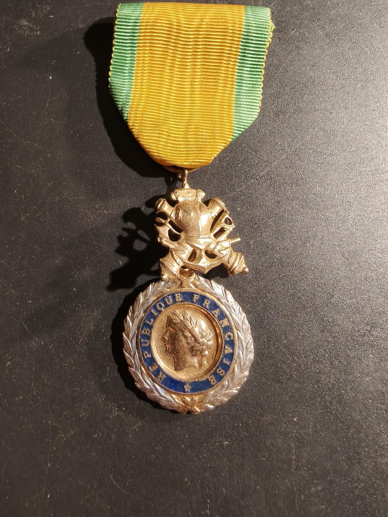 老王徽章第169期 法国军事奖章    四共时期