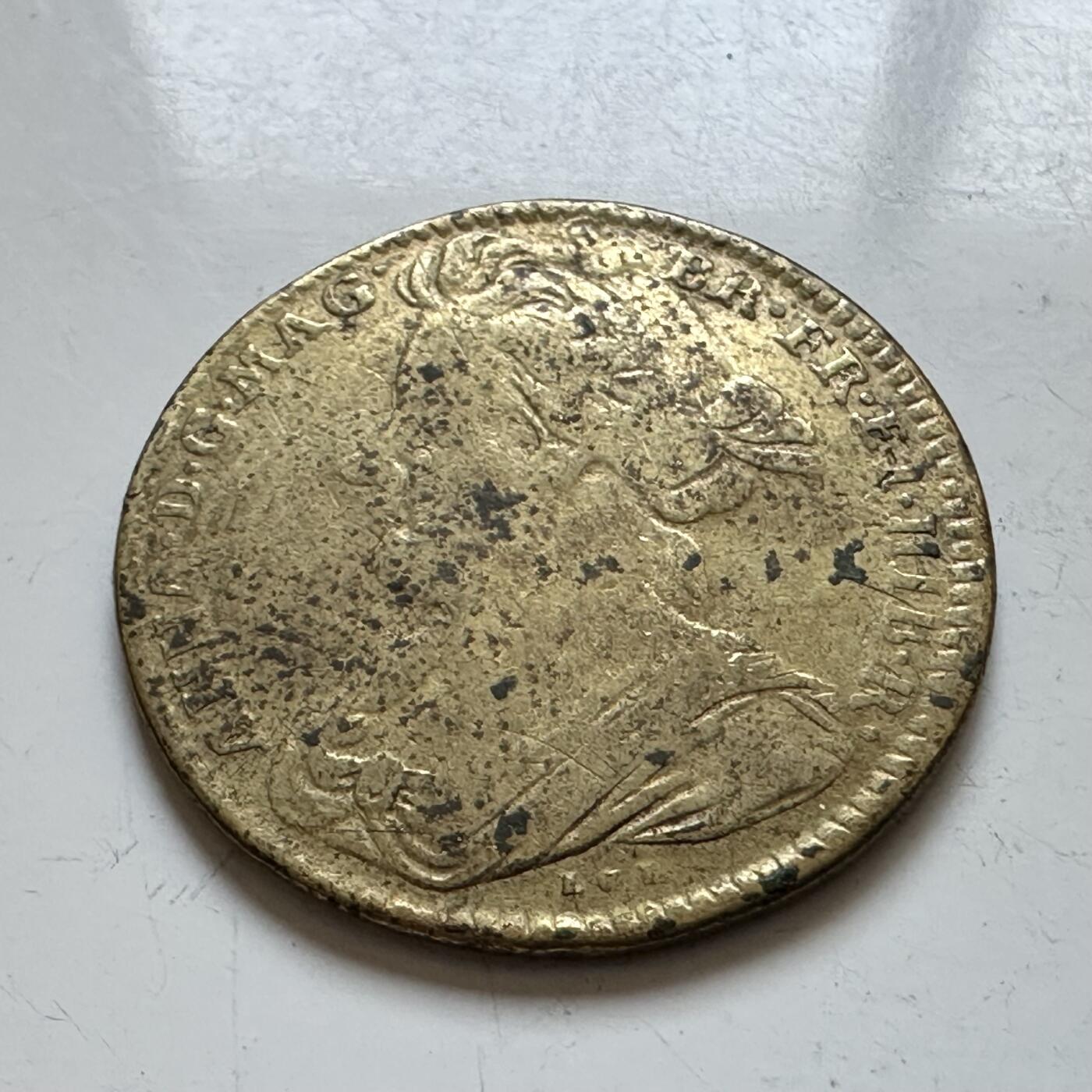 🌹外币初藏🌹🐯2025年第140场  每周二四六晚8️⃣点 接代拍 英国1707年左右，安妮女王黄铜纪念章24.8毫米