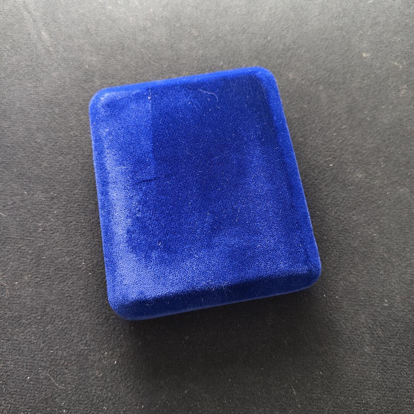 【全场包邮】纯粹捡漏拍485场（免费代拍第22场） 【少见】马来西亚1981年1林吉特第四个五年计划精制纪念银币-盒证全-量5000