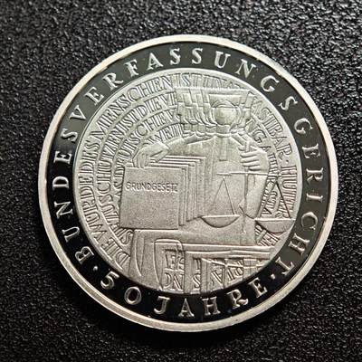 【德藏】世界币章拍卖第157期（拍品征集中~欢迎藏友联系） - 2001年 德国联邦宪法法院成立50周年10马克纪念银币 镜面极强 直径约：32.5mm；重约：15.4g