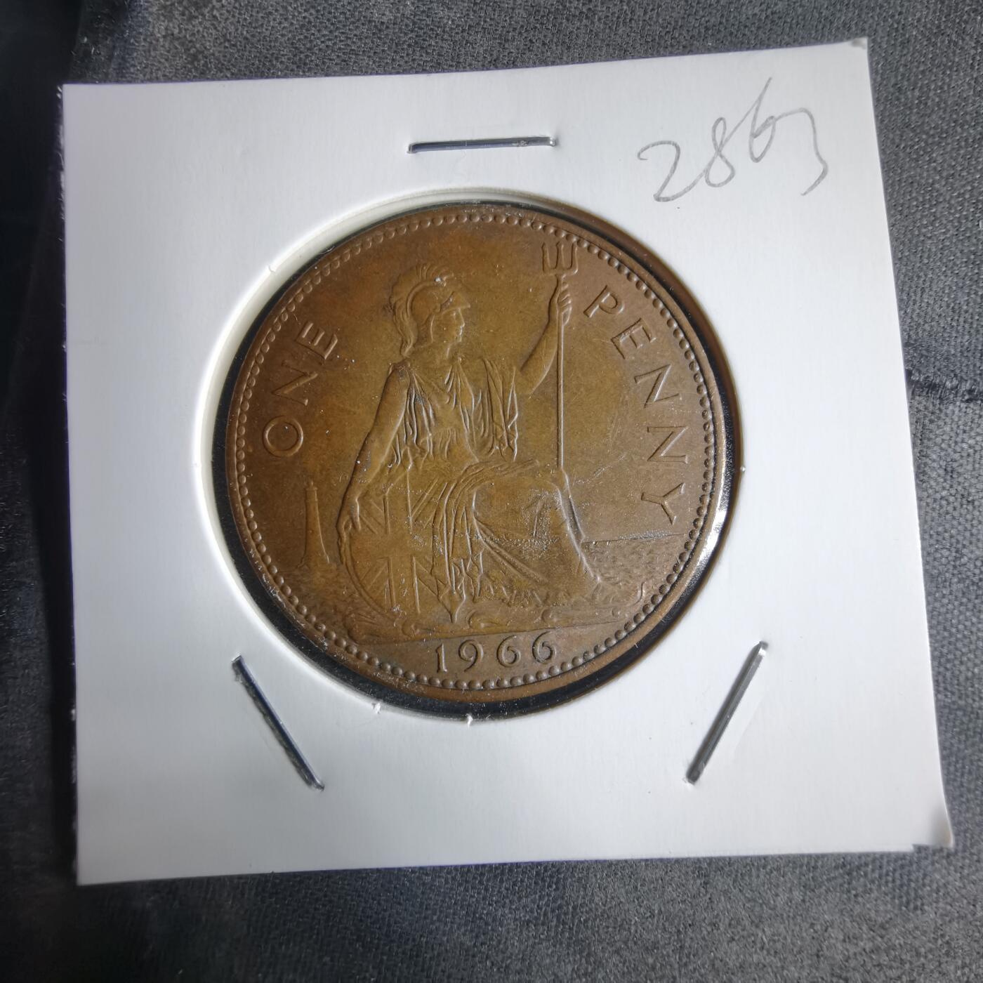 沼泽如烟--第928场 英国1966年1便士