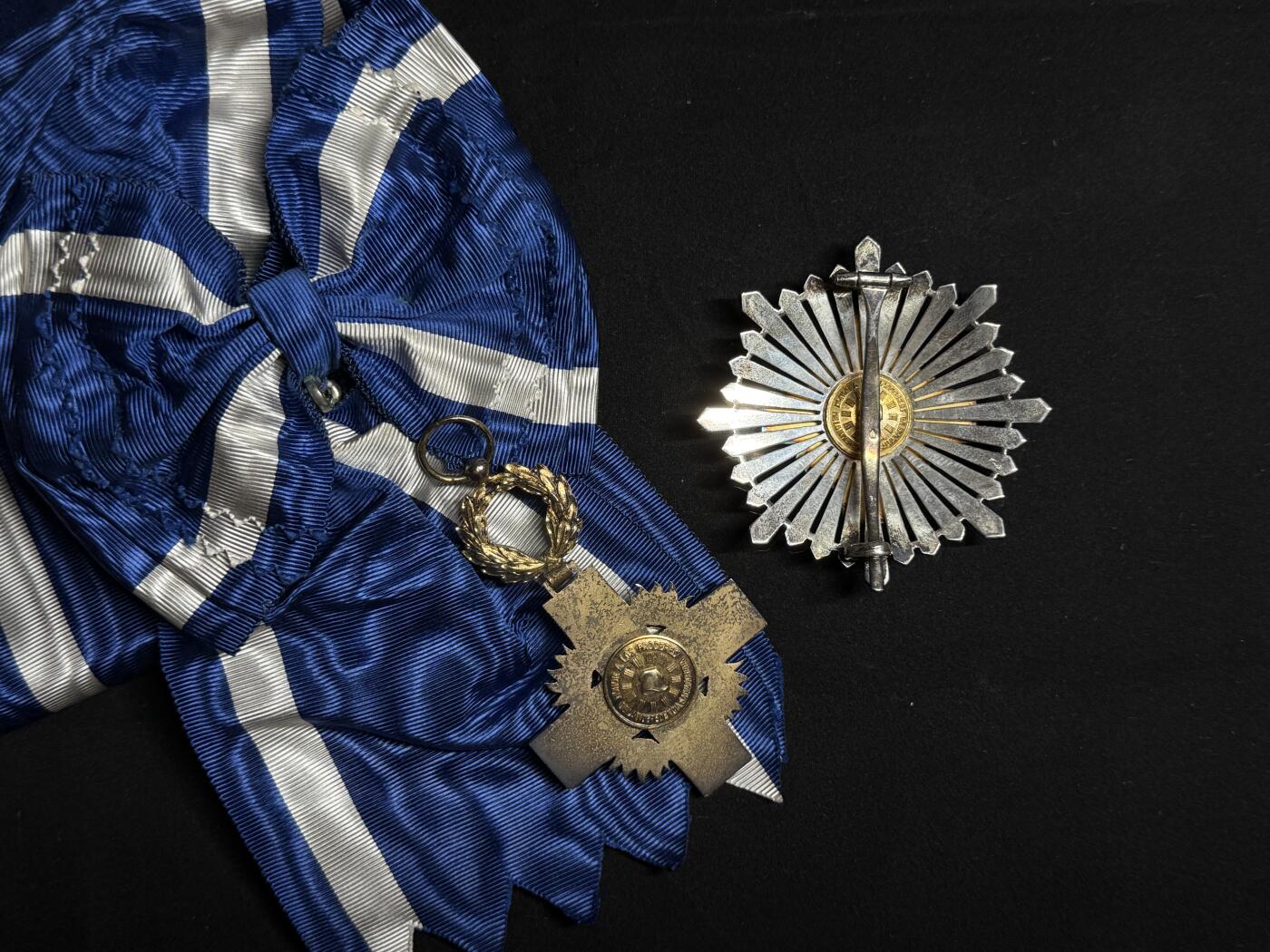 欢庆元旦！戎马世界章牌大赏第109期元旦大拍 萨尔瓦多大十字级何塞•马蒂亚斯•德尔加多勋章，银制，法国亚瑟贝特朗代工