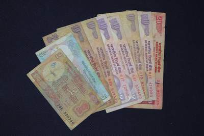 【淘币小摊】限时拍第八百二十八拍  纸币场  满百包邮可预留两周  周一统一发货  -  印度9张【有折】