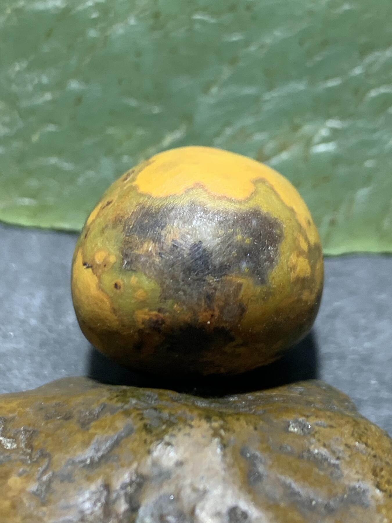 精美战国红玛瑙明料原石一个，