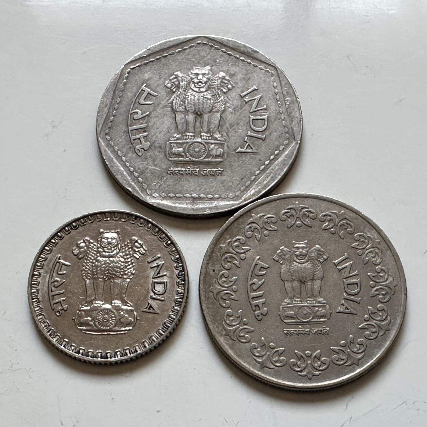 🌹外币初藏🌹🐯2025年第140场  每周二四六晚8️⃣点 接代拍 印度80年代三枚