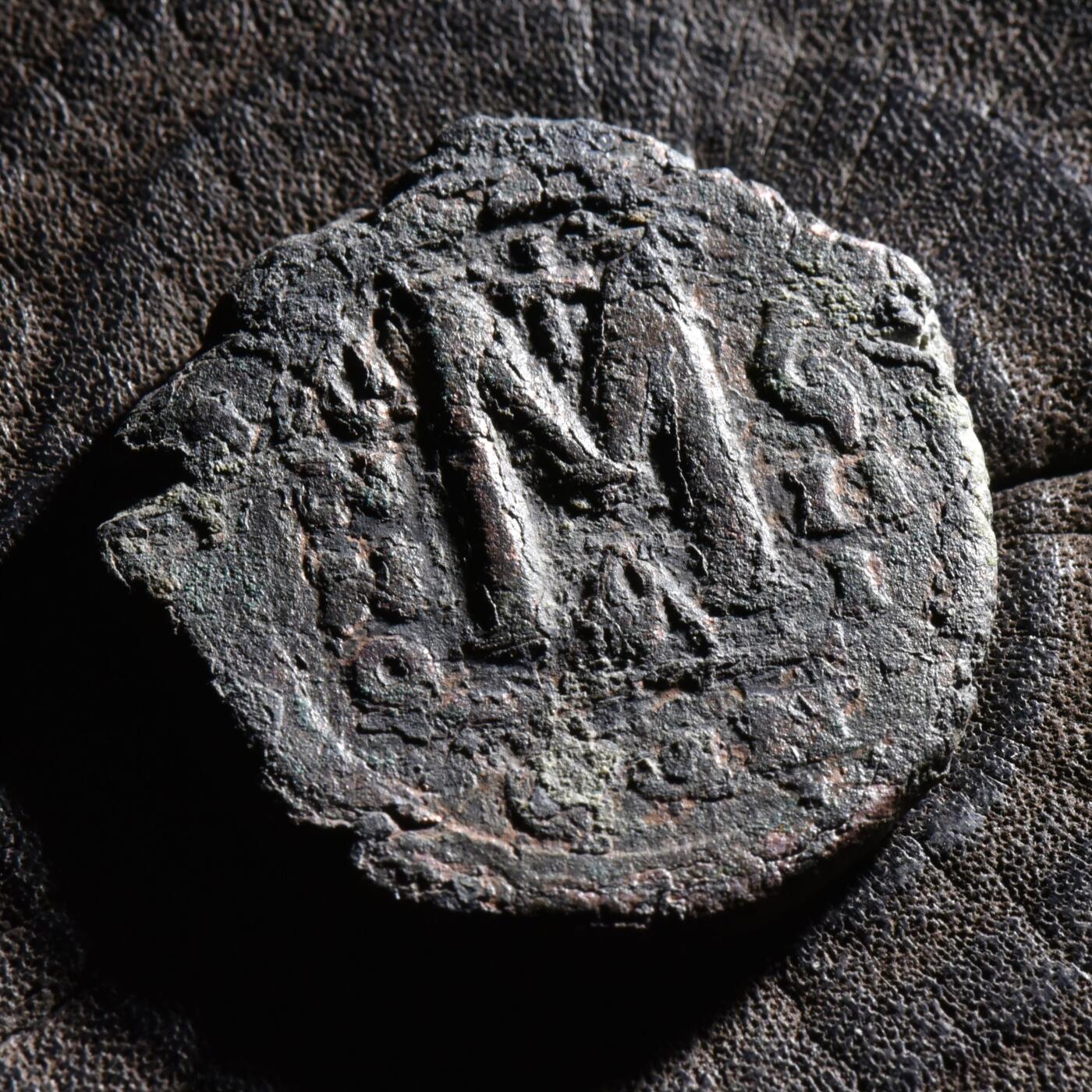 【良泉】【元旦直播场】1月1日晚19.30点开拍！208组西方古代钱币、日本朝鲜花钱 13.42克，约公元572年 【拜占庭】 查士丁二世和皇后索菲亚（在位第8年）君士坦丁堡造币厂，40努米大铜币