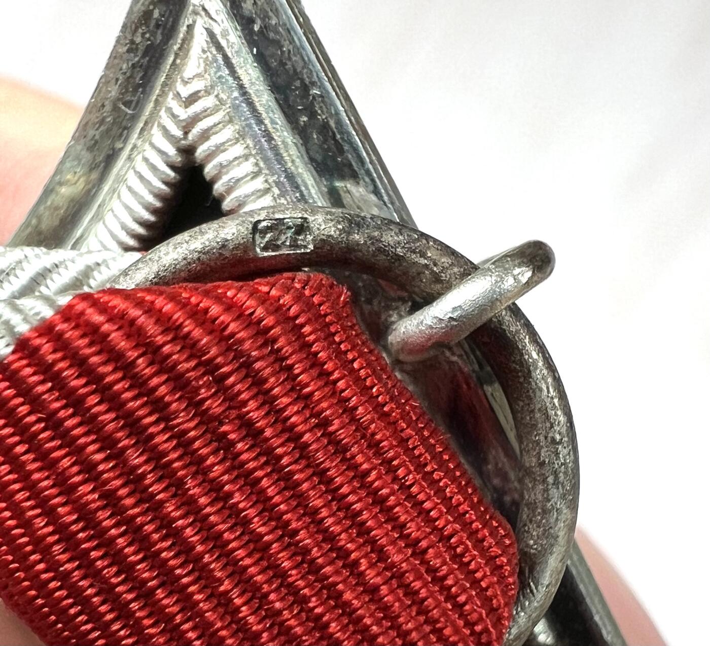 大猫徽章拍卖 第284期 珍爱和平 德国二铁 27厂 后配盒 原漆状态 有清洗