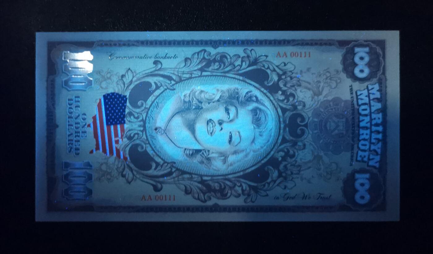 《艾美收藏》第224期-12.14周日外币超白金场 美国2021年AA冠100元UNC超靓00111号 有一角塑料膜翘起 不知是否是可撕的保护膜 纪念玛丽莲梦露 塑料商业钞