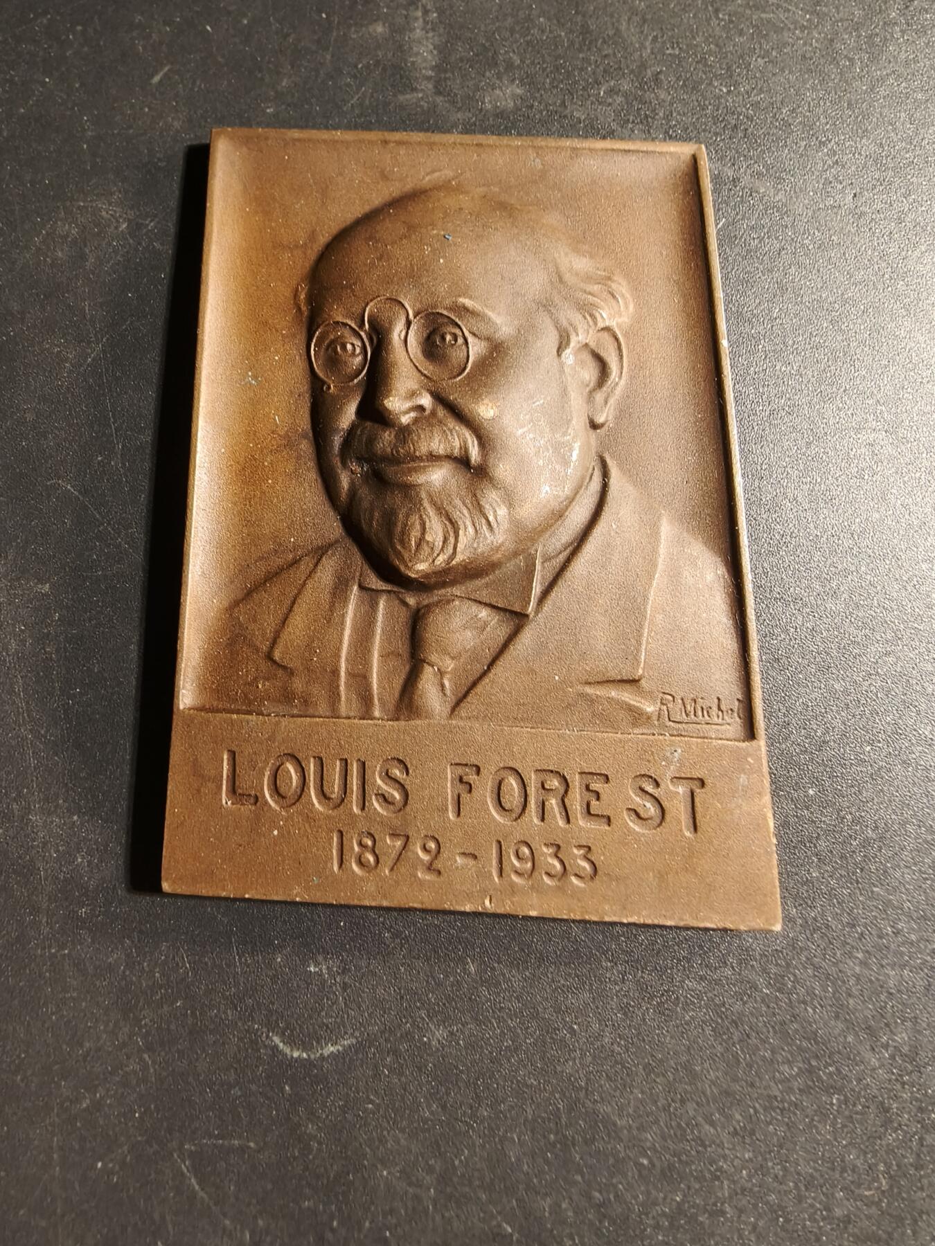 老王徽章第169期 法国政治家、评论家路易•弗雷斯特方形大铜章     尺寸44×64mm.    重量66.1g