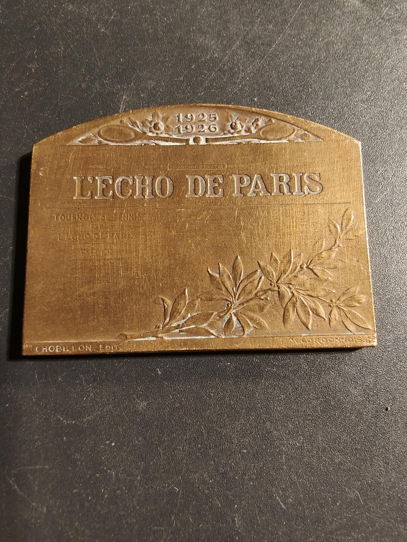 老王徽章第169期 法国巴黎“回声报”网球竞赛方形大铜章     尺寸50×36mm.    重量40.7g