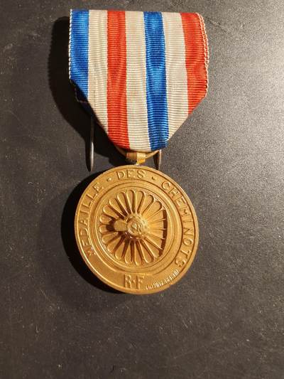 老王徽章第169期 - 法国金级铁路服务奖章     1939年实发    三共时期