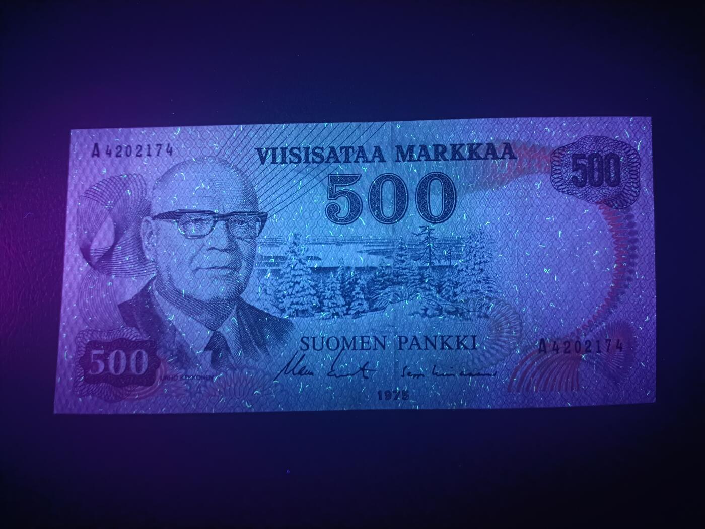 2025十二月第三期，总208期 芬兰1975版500马克AUNC首冠A，作为小国在大国之间优雅回旋的教科书级政客乌尔霍.吉克宁，稀有高面值品种