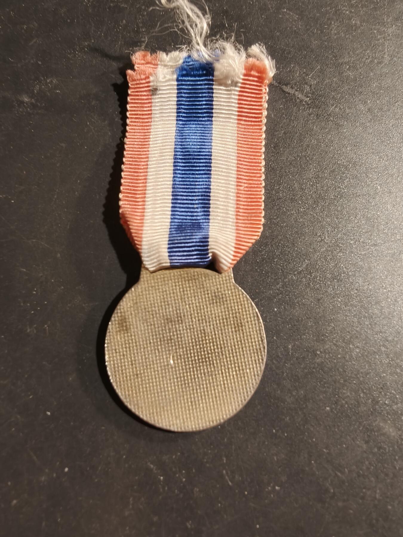 老王徽章第169期 法国国家宪兵联盟纪念章