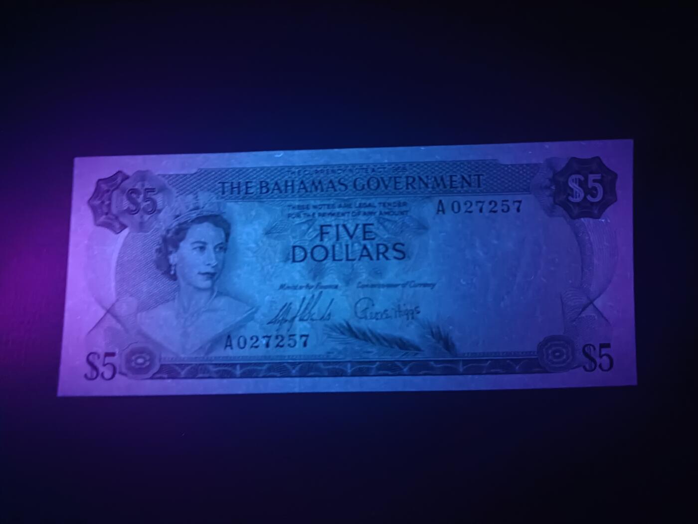 2025十二月第三期，总208期 巴哈马1965年5元UNC首冠A，早期巴哈马政府版本，稀有绿色版本，大冠女王和总督府