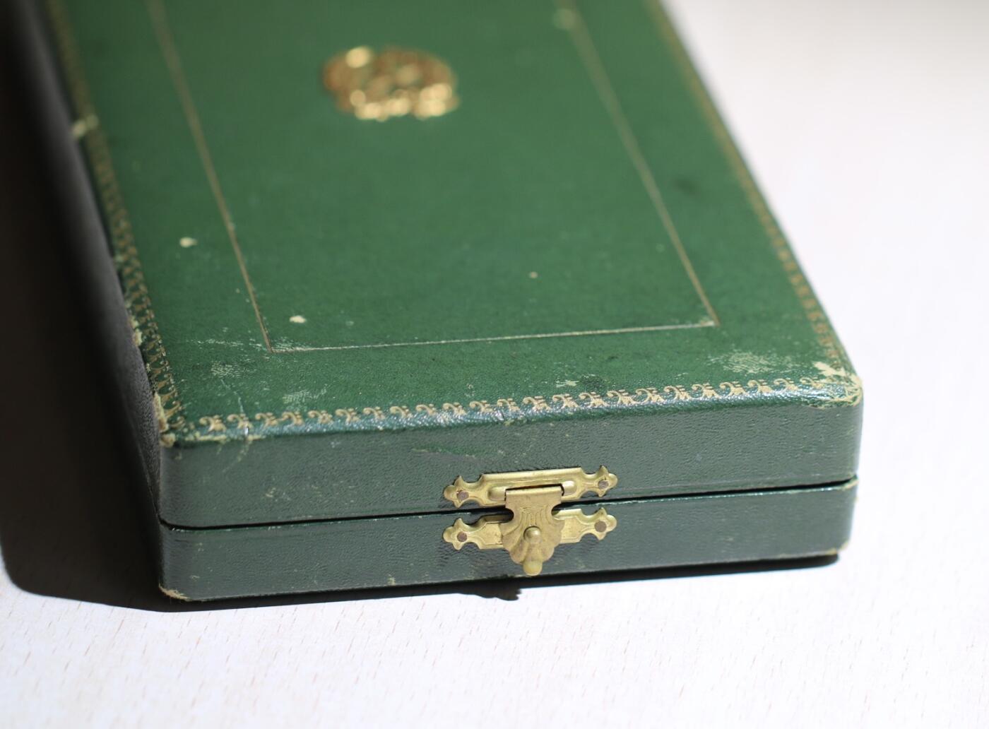 大猫徽章拍卖 第284期 意大利大军官级国家功勋，章略在