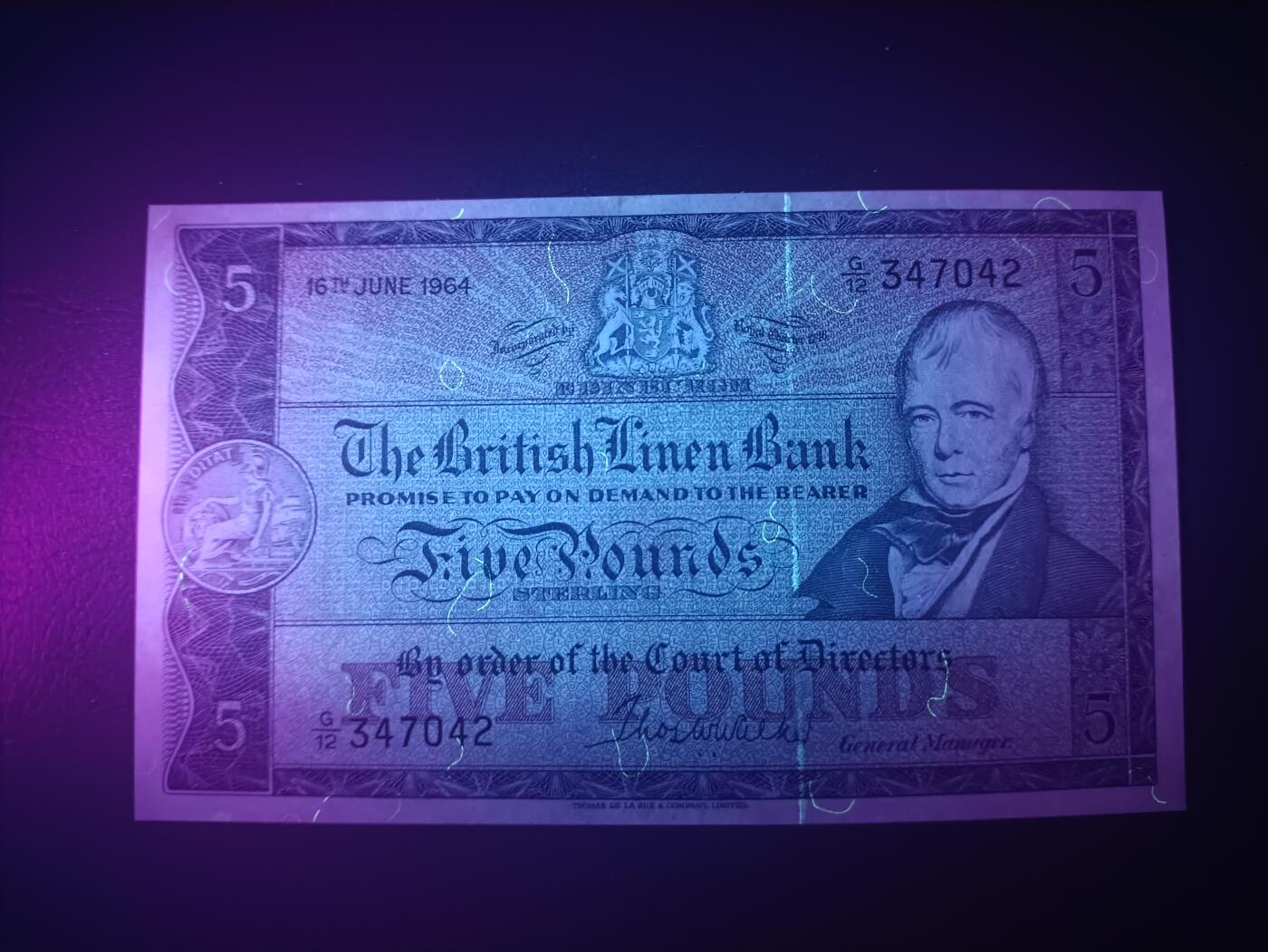 2025十二月第三期，总208期 苏格兰不列颠亚麻银行1964年5镑UNC-，稀有的早期已结业银行中高面值，诗人沃尔特斯科特