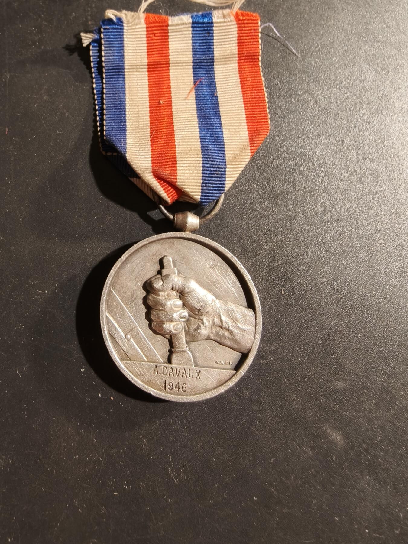 老王徽章第169期 法国银级铁路服务奖章    1946年实发