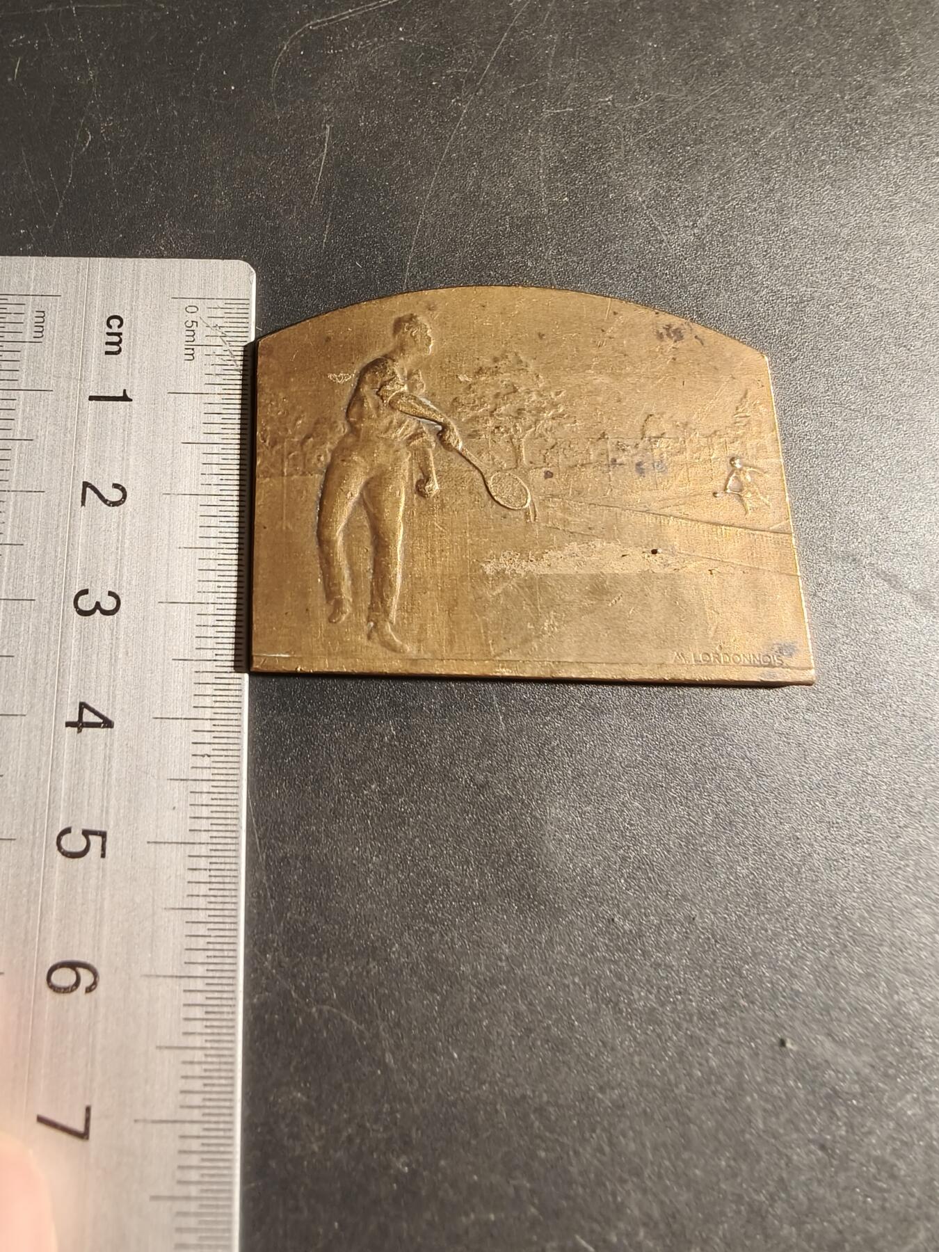 老王徽章第169期 法国巴黎“回声报”网球竞赛方形大铜章     尺寸50×36mm.    重量40.7g