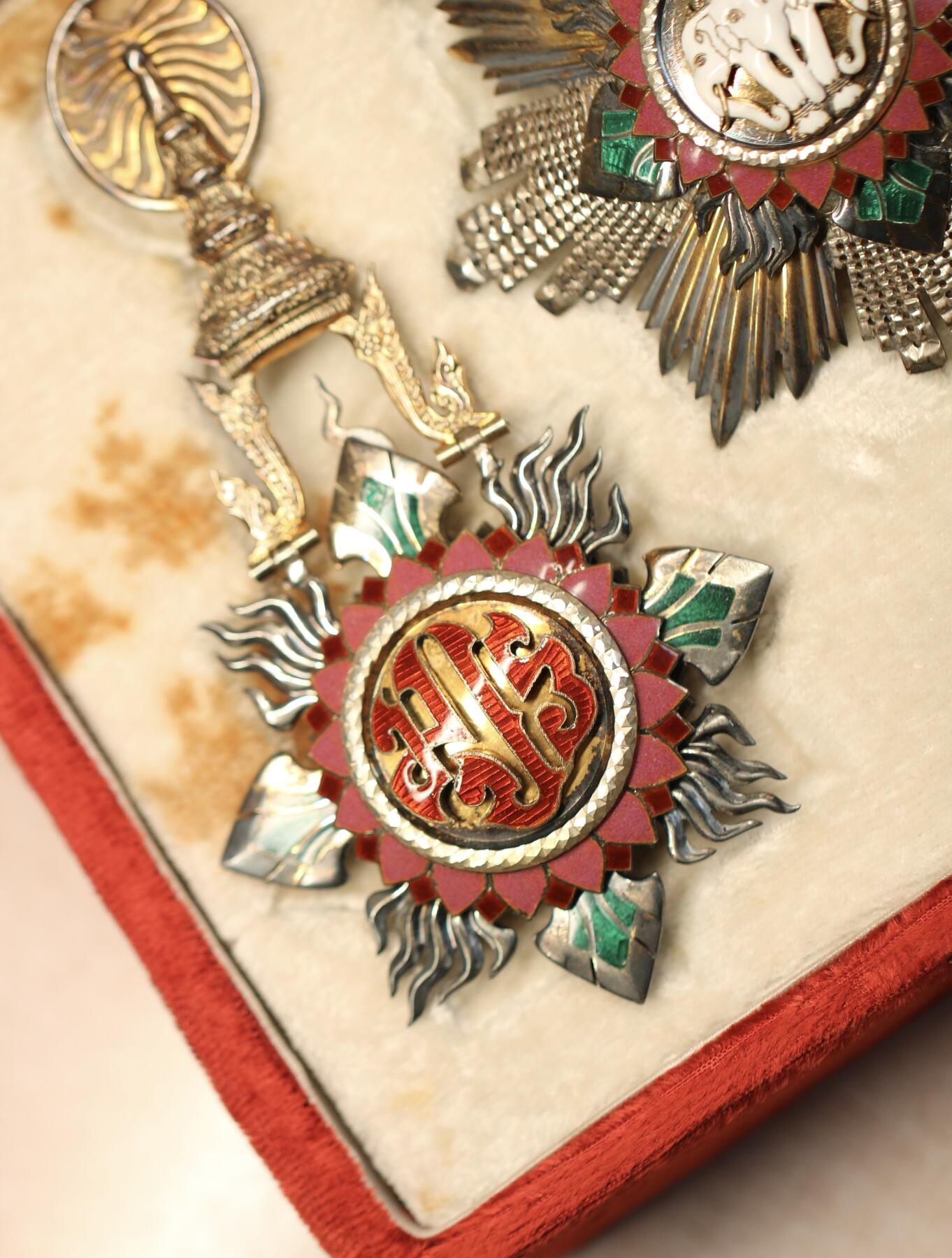 大猫徽章拍卖 第284期 泰国特级白象勋章 