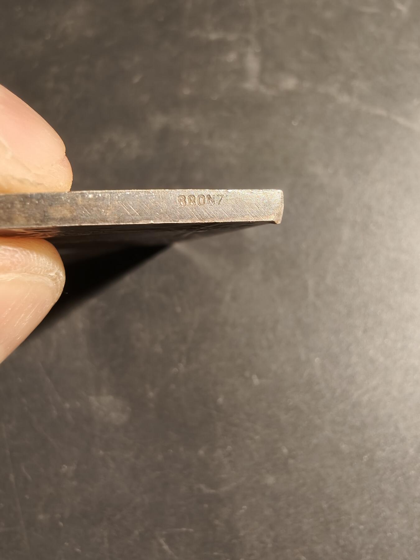 老王徽章第169期 法国玛丽安娜方形镀银大铜章    大师Rusmuny作品     公鸡头玛丽安娜    尺寸34×45mm.    重量34.3g