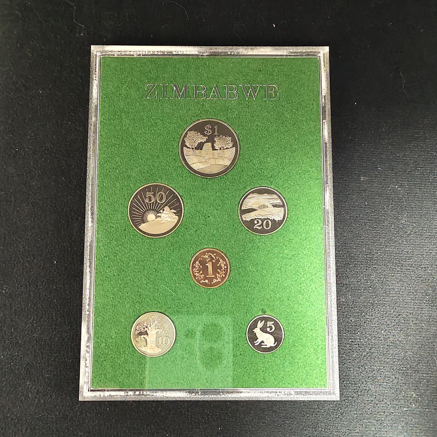 【全场包邮】纯粹捡漏拍485场（免费代拍第22场） 津巴布韦1980年官方发行皇家厂经典信封装精制套币-盒证全-PS1