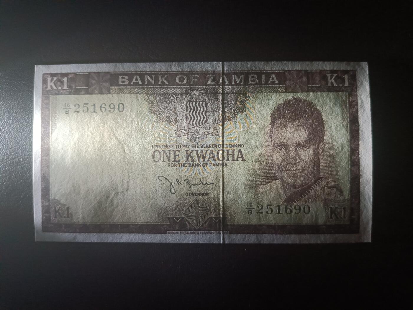 2025十二月第三期，总208期 赞比亚1968版1克瓦查AUNC无47，呲牙乐版本的卡翁达总统和农业主题，稀有早期品种