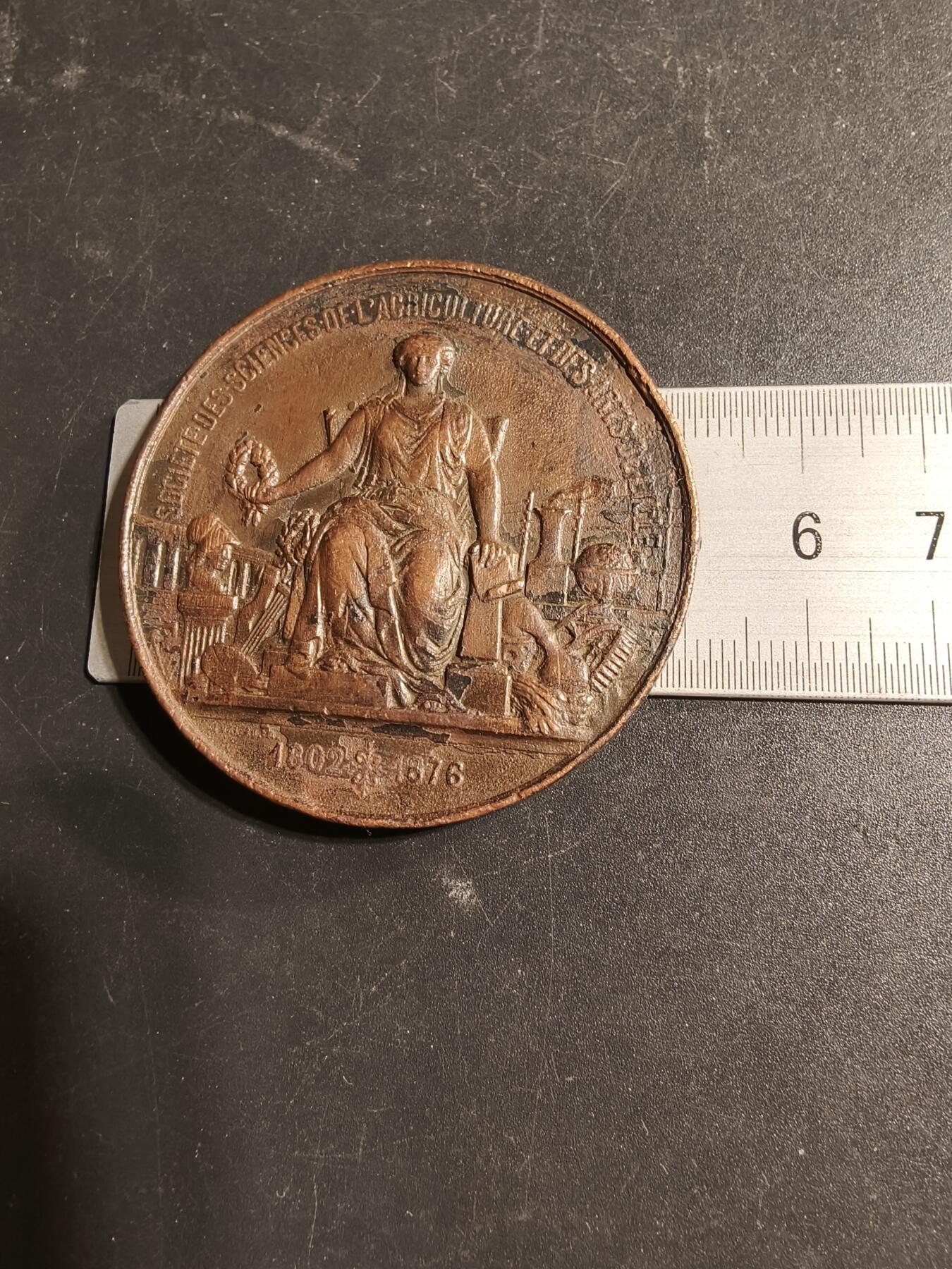 老王徽章第169期 法国里尔科学、农业与艺术协会大铜章     直径50mm.    重量62.4g