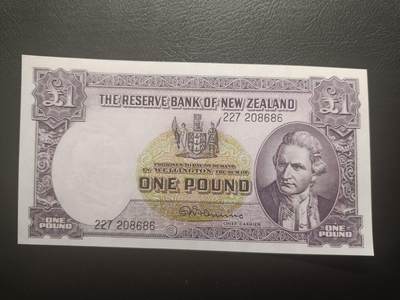 2025十二月第三期，总208期 - 新西兰1967版1镑AUNC，末版签名，库克船长和帆船