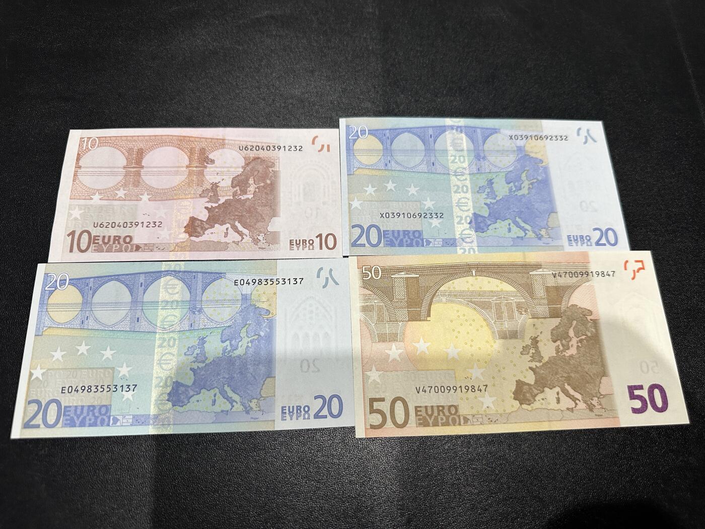 《外钞收藏家》第五百九十三期（精品场）（本平台长期征集拍品、欢迎藏友们联系合作）