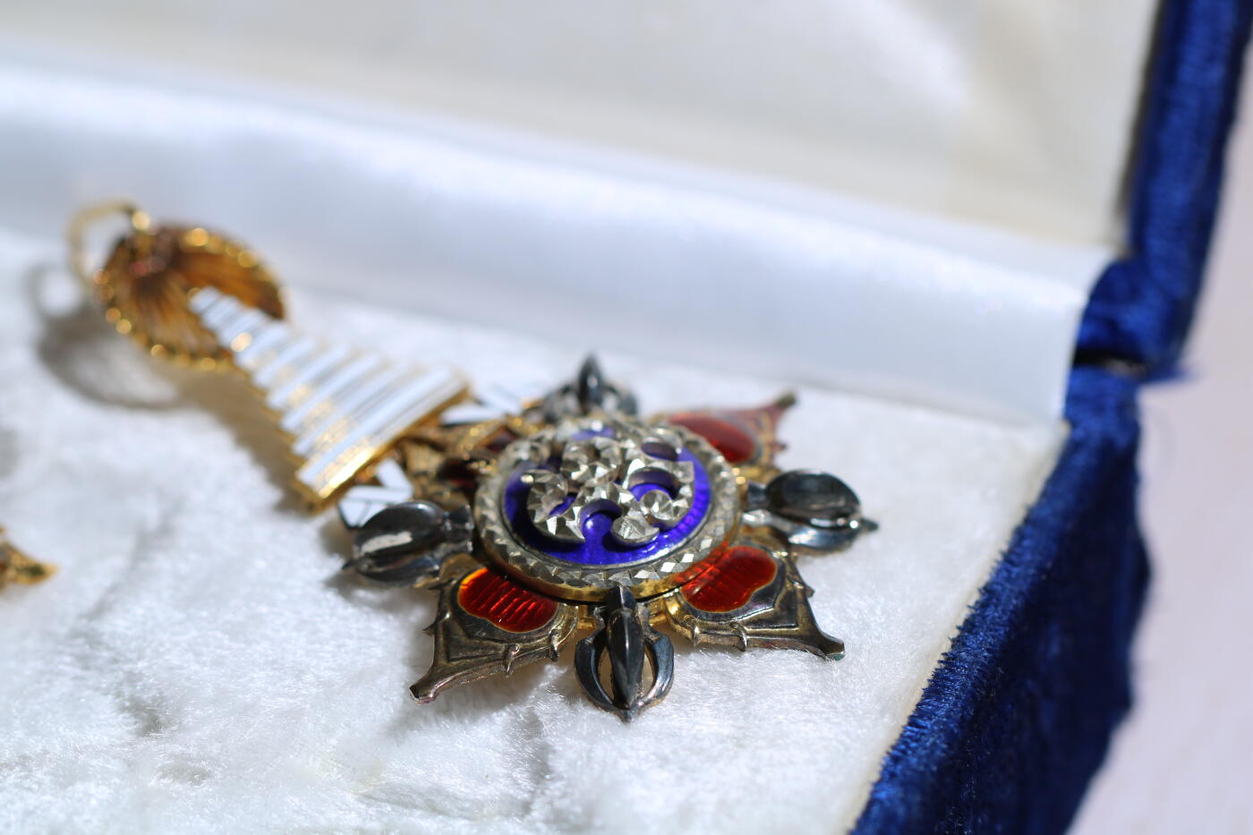 大猫徽章拍卖 第284期 泰国特级王冠勋章