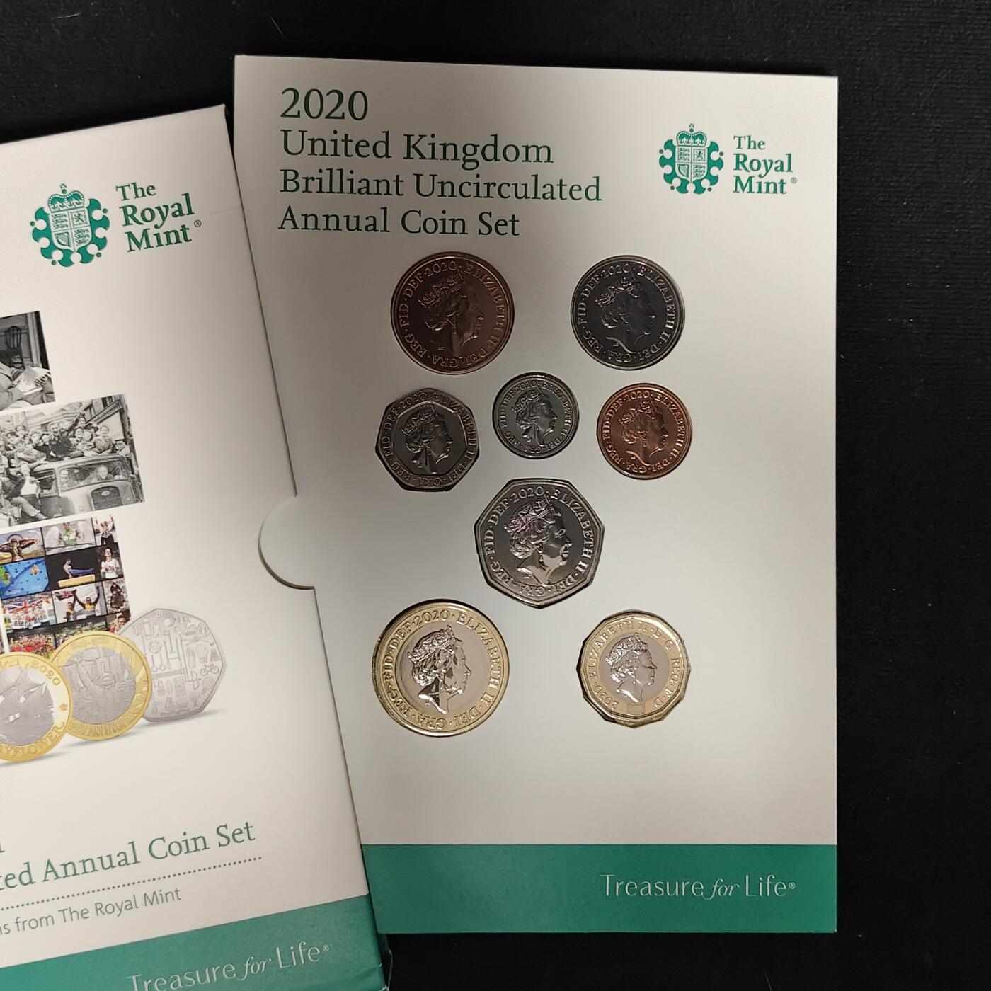 【全场包邮】纯粹捡漏拍485场（免费代拍第22场） 英国2020年官方封装套币-含盾徽版套币+5镑乔治三世逝世200周年+2镑欧洲胜利日75周年+2镑阿加莎·克里斯蒂女士第一部小说100周年+2镑五月花号400周年+50便士东京奥运会英国代表队5枚纪念币