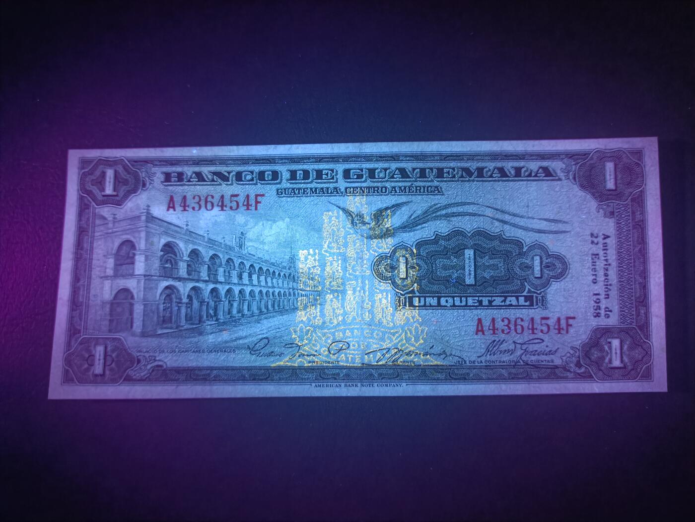 2025十二月第三期，总208期 危地马拉1958年1格查尔AUNC，国会大楼和阿提兰山，早期品种