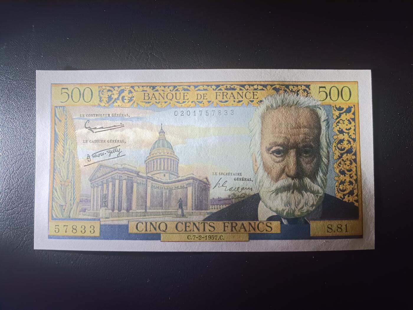 2025十二月第三期，总208期 法国1957年500法郎UNC-有针孔，文学家雨果和他的长眠之地/他的故居