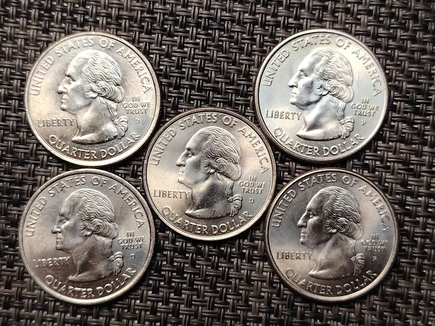 布加迪🐬～世界钱币(上海)🌾第 264 期 /  各国套币和散币 美国🇺🇸洲币 2001年 25分 5枚 原卷拆出未流通品相