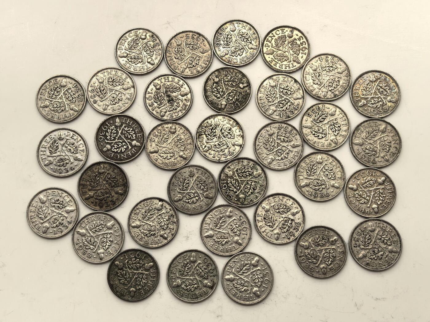 博洋堂世界钱币拍卖第151期（全场包邮） 英国1931-36年乔治五世3便士银币一组33枚