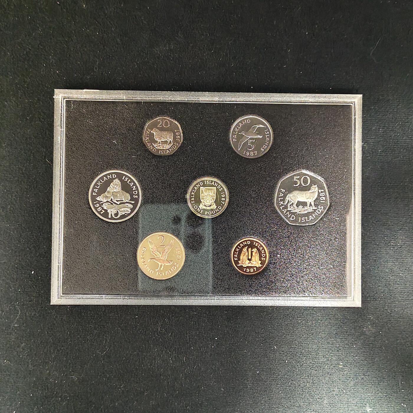 【全场包邮】纯粹捡漏拍485场（免费代拍第22场） 【稀少】福克兰群岛1987年官方发行英系经典塑盒装精制套币-含新发行标志1镑-盒证全-量2500-PS7