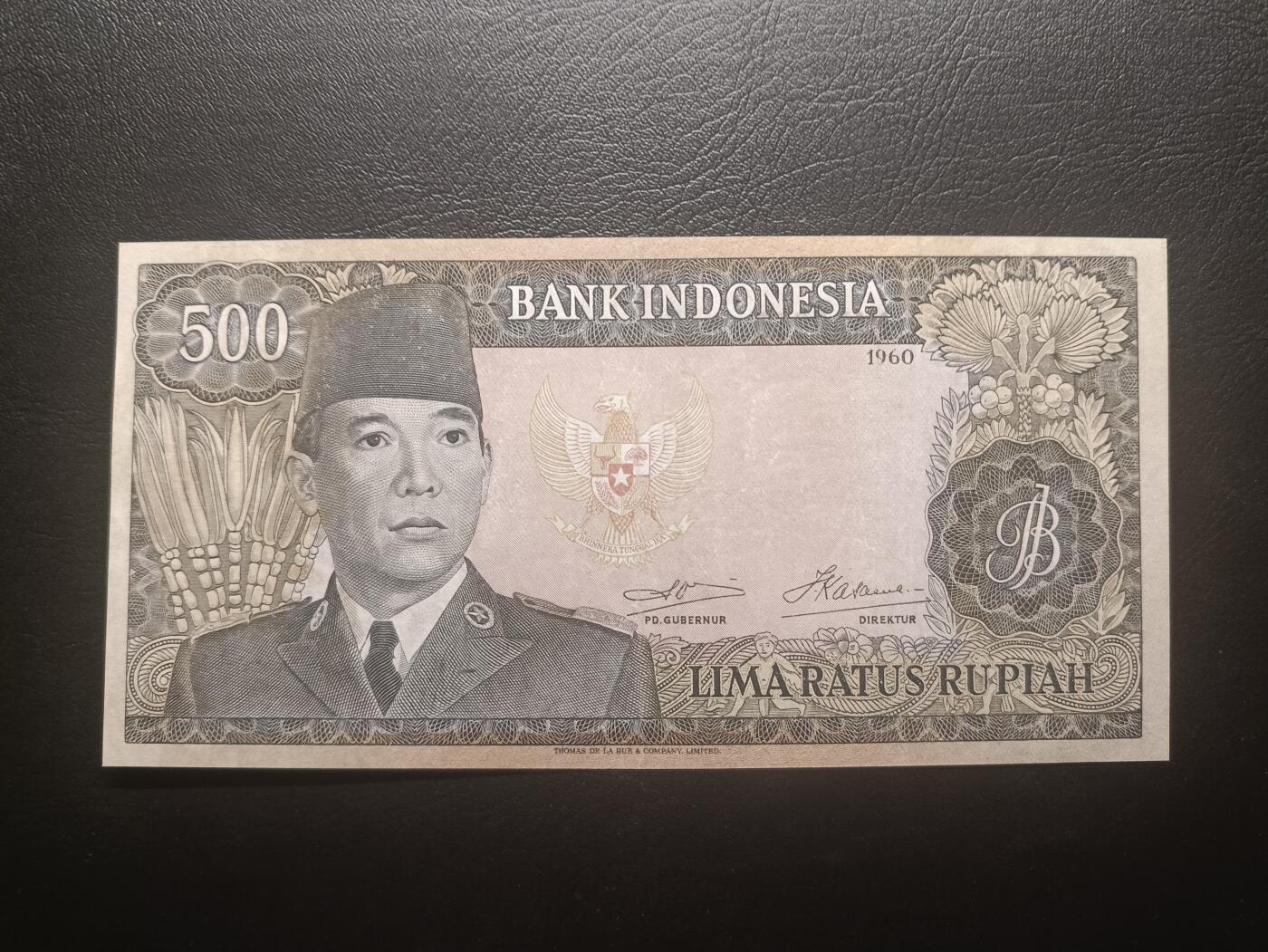 2025十二月第三期，总208期 印度尼西亚1960版500卢比流通好品XF，稀有短号无47，苏加诺水印