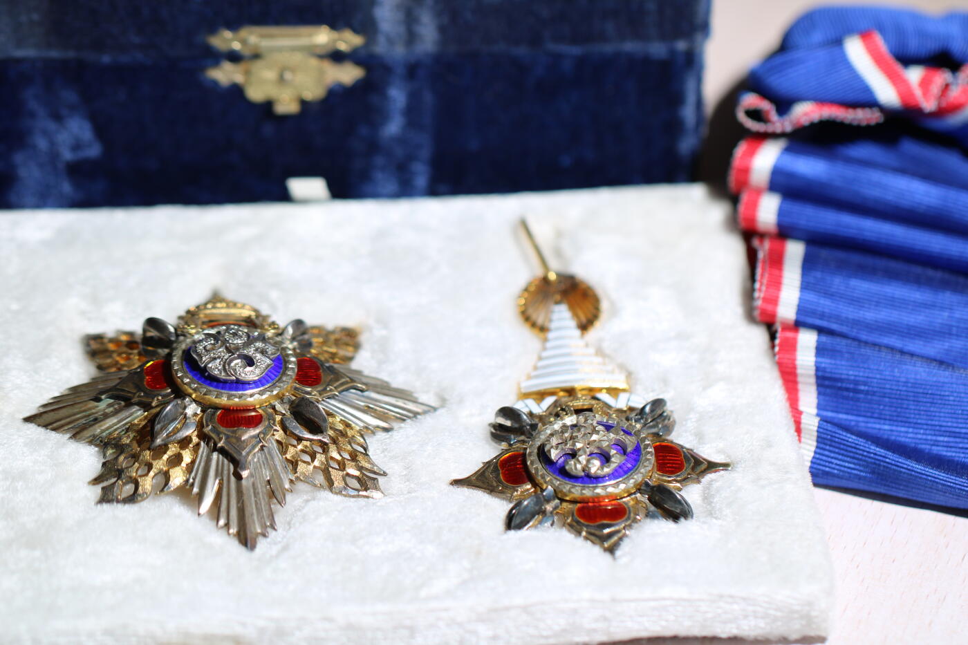 大猫徽章拍卖 第284期 泰国特级王冠勋章