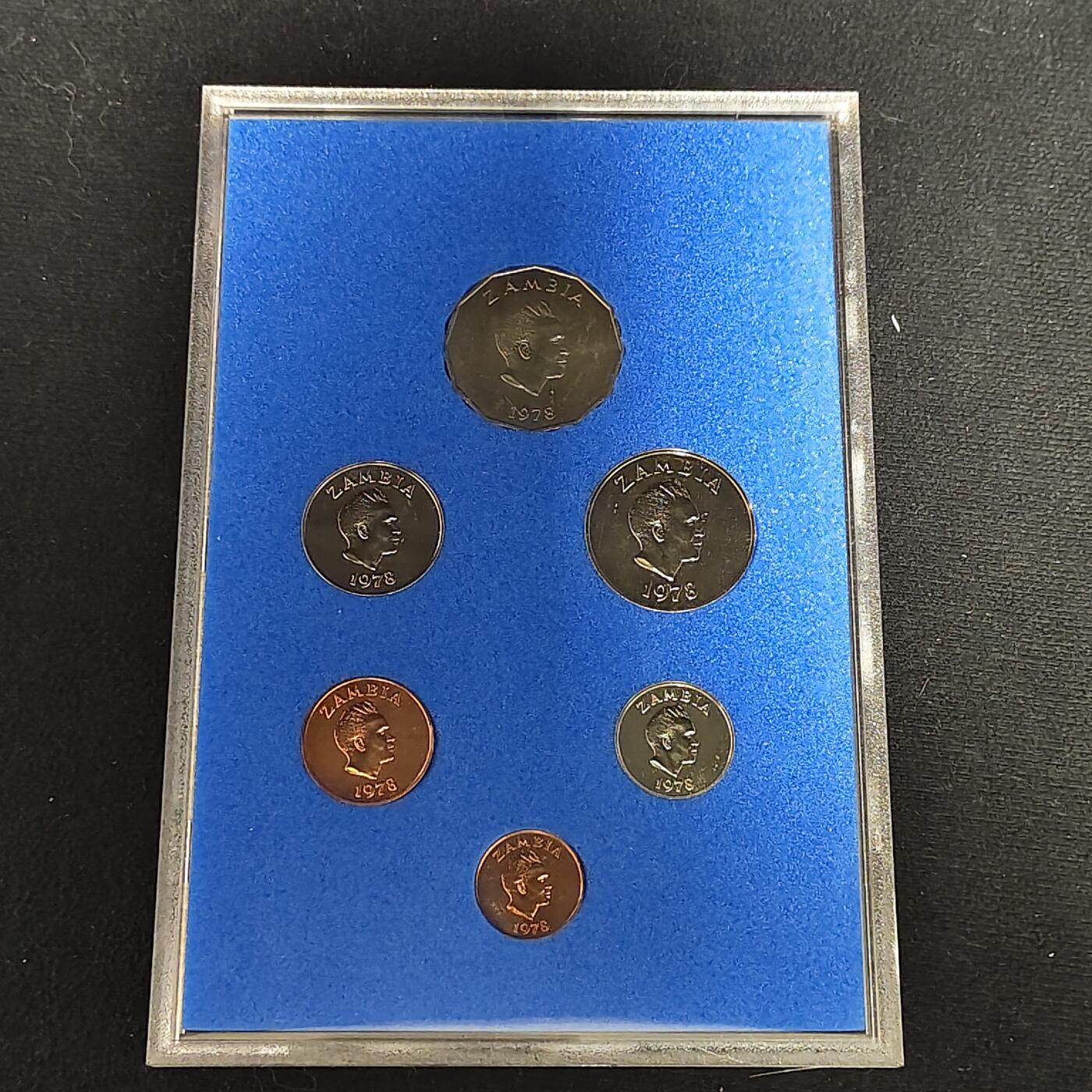 【全场包邮】纯粹捡漏拍485场（免费代拍第22场） 赞比亚1978年官方发行皇家厂经典信封装精制套币-PS5