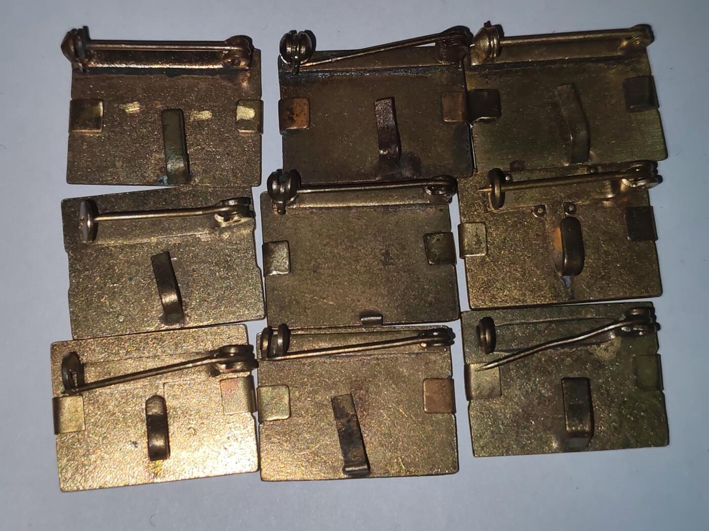 韵星假日拍卖第三十二期 -- Rimey Holidays Auction 32 民主德国劳动模范奖章上挂/略 两用一组 多年份